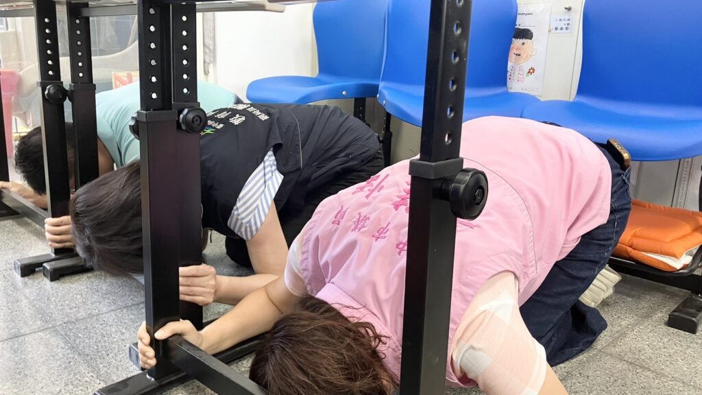 中市教育局今辦校園務實防震演練　強化師生地震災害應變處理能力