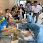 萬人見證的溫暖！　桃園百揚扶輪社偕三大協會啟動長者趾甲義剪服務