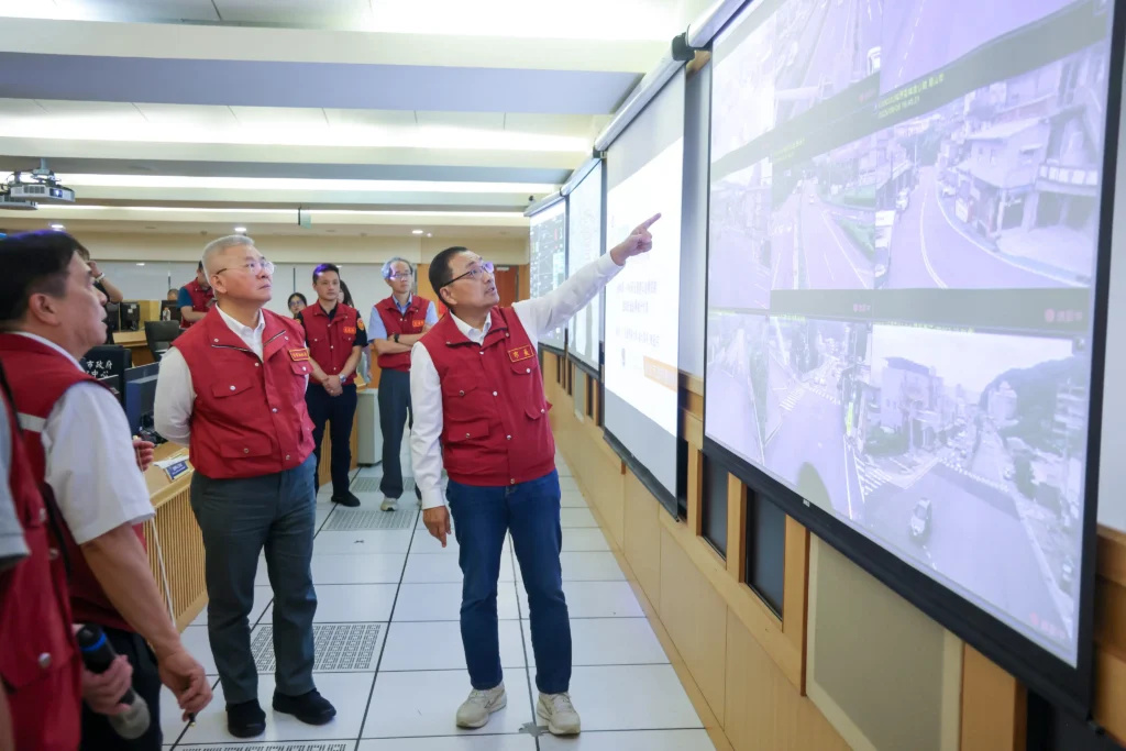 教師節連假提前部署　新北市啟動秋冬交安計畫　加強高齡者、機車、行人交安執法與宣導