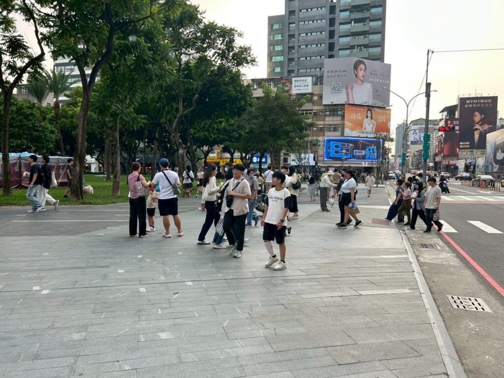 台中市民廣場煥新登場！-　人行動線加寬打造友善安全城市地標