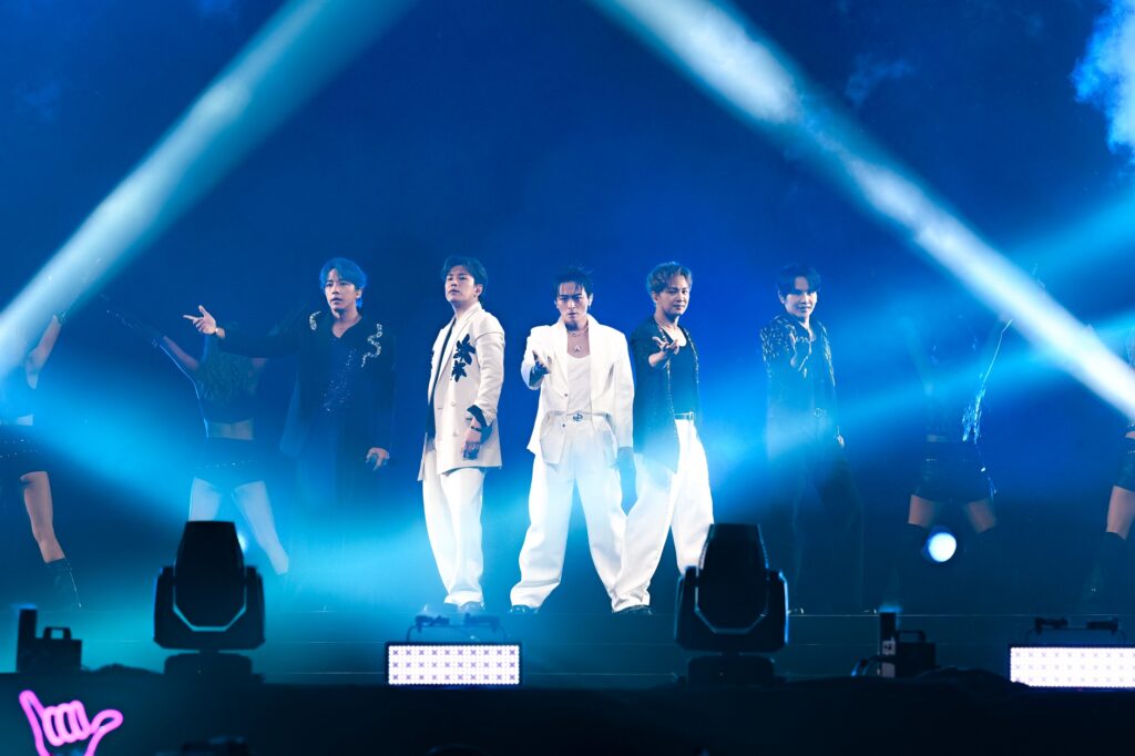 新加坡-yes-933-潮流音樂盛典-逾十組華語最潮人氣歌手齊聚-energy勇奪年度歌手