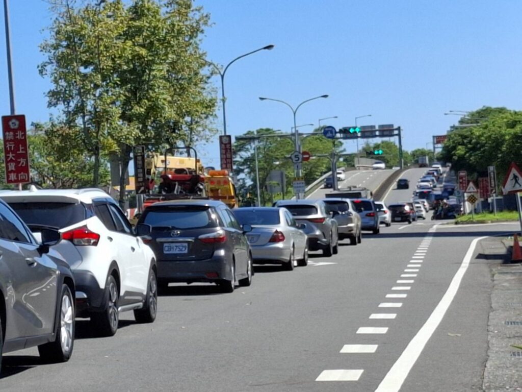 中秋連假車潮　國五單日車流恐破7萬輛