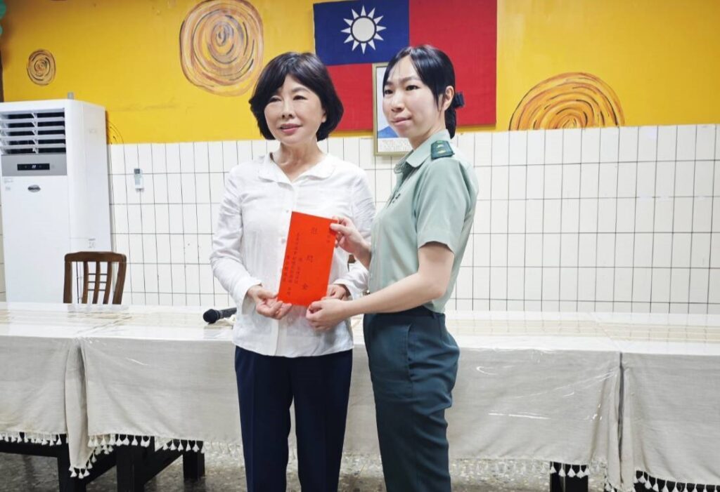 嘉義市議會秋節敬軍　致贈慰問金感謝官兵奉獻