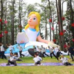 與9米愛麗絲合影變「小人」　嘉義市光織影舞10/4奇幻登場