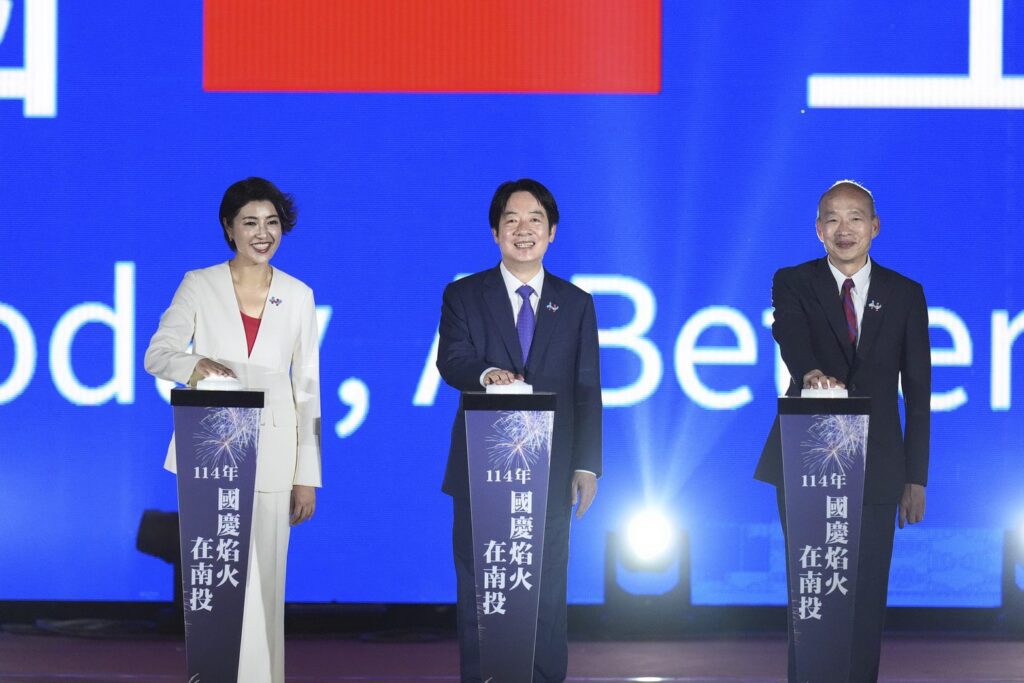 國慶焰火在南投登場　逾4萬發焰火璀璨點亮夜空