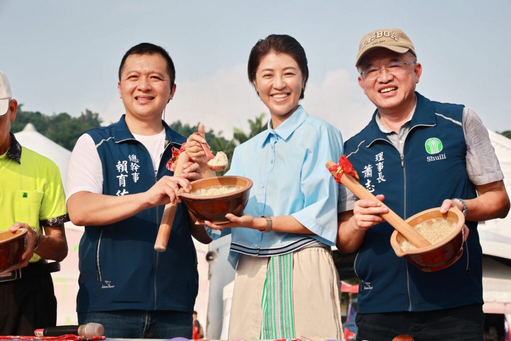 慶祝國慶 南投千人擂茶香