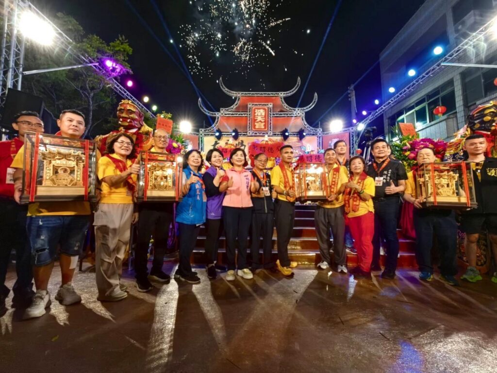 大庄媽7天6夜進香回鑾　海線「跑大轎」接駕-民政局長祈求國泰民安