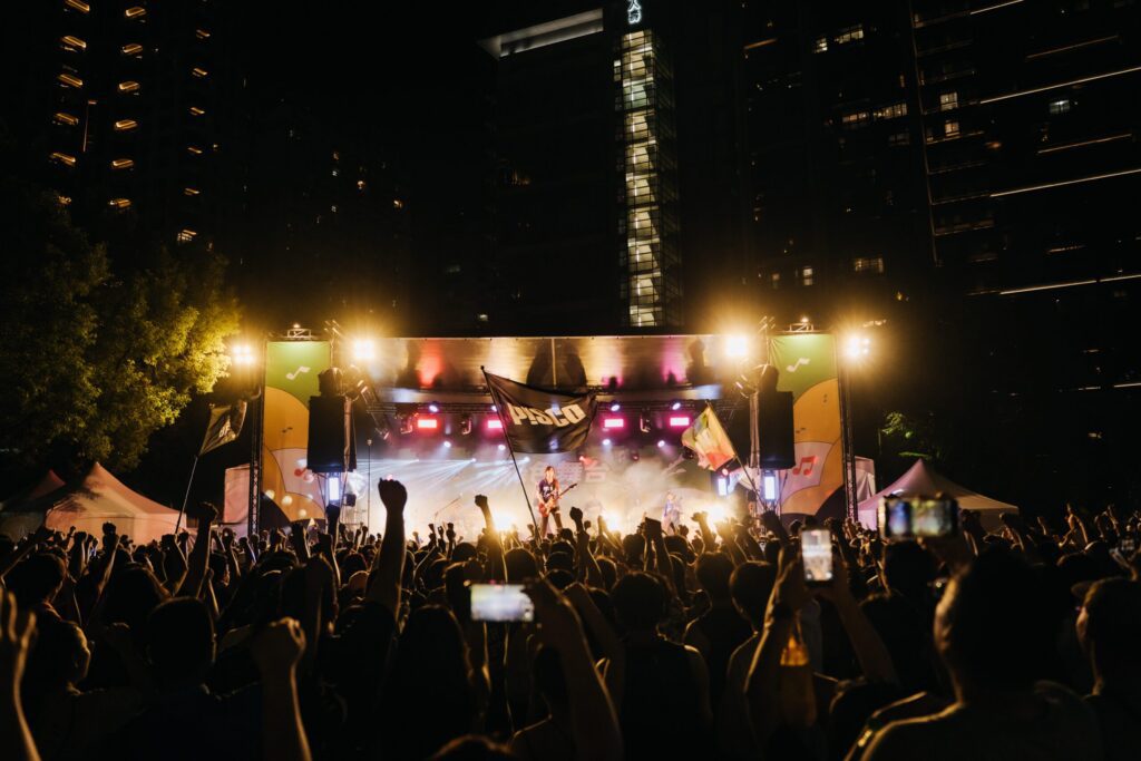 10萬人嗨翻搖滾台中　副市長鄭照新：用音樂點亮城市-連假一起rock！