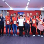 歡慶清潔隊員節！-盧市長表揚中市績優清潔隊員