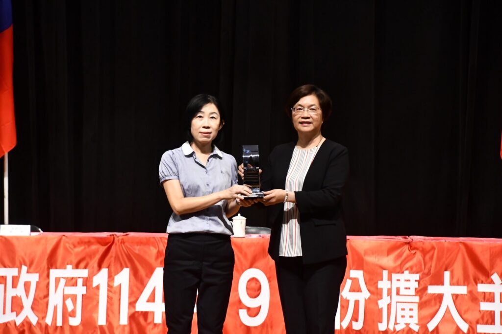 「鹿港光影躍國際、大佛綠意共榮耀」-鹿港溪光環境、小鎮光影藝術節及大佛綠地森呼吸營造　共榮獲8項國內外大獎殊榮