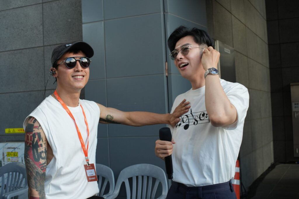 泡麵兄弟cp實現11年約定-從練習生廢墟爬回舞台要一起發光