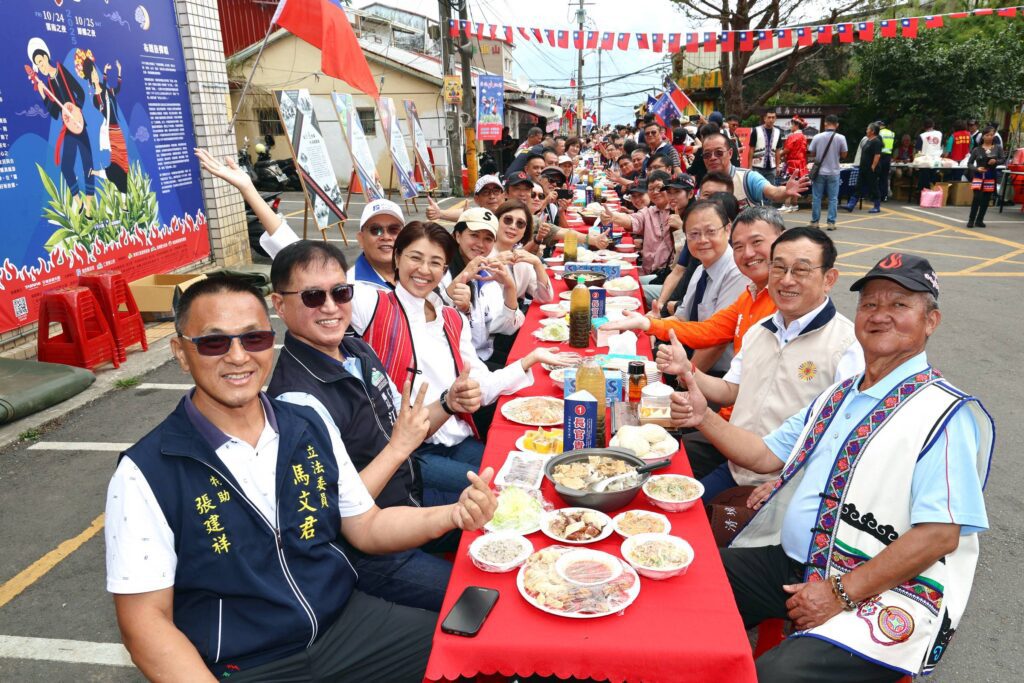 仁愛清境長街宴熱鬧開席　宣示「2025清境火把節」即將登場