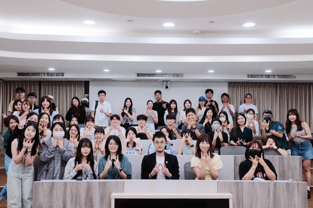 應國立中山大學行銷傳播研究所邀請-潘偉亷顧問講授『那些失敗行銷教會我的事』