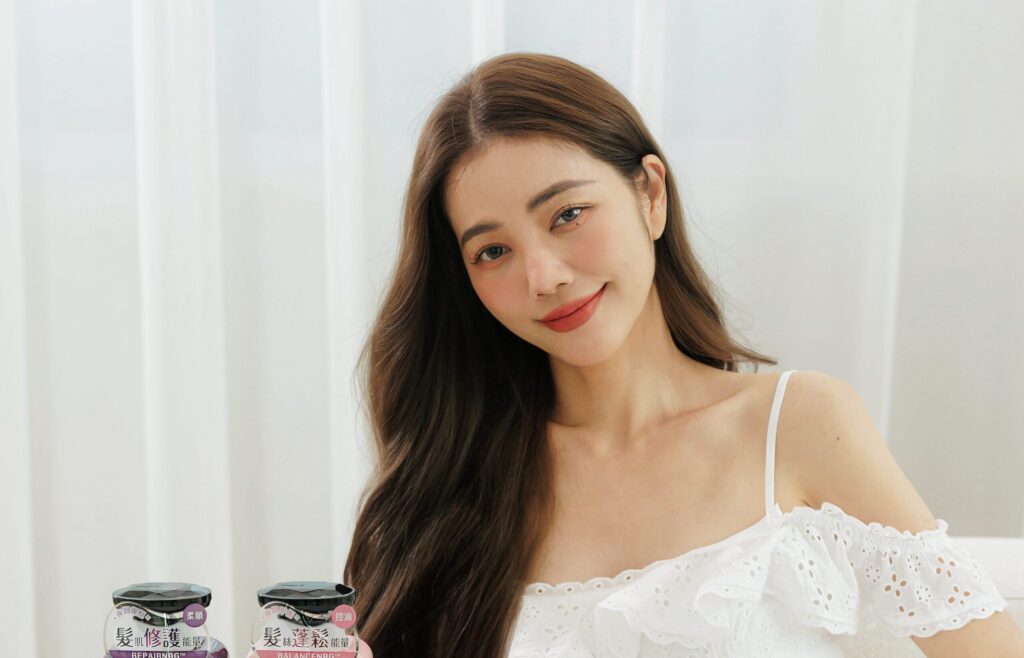 地表最強童顏許路兒50歲驚人近照-英韓媒搶報「不老女神」真面目-根本逆生長