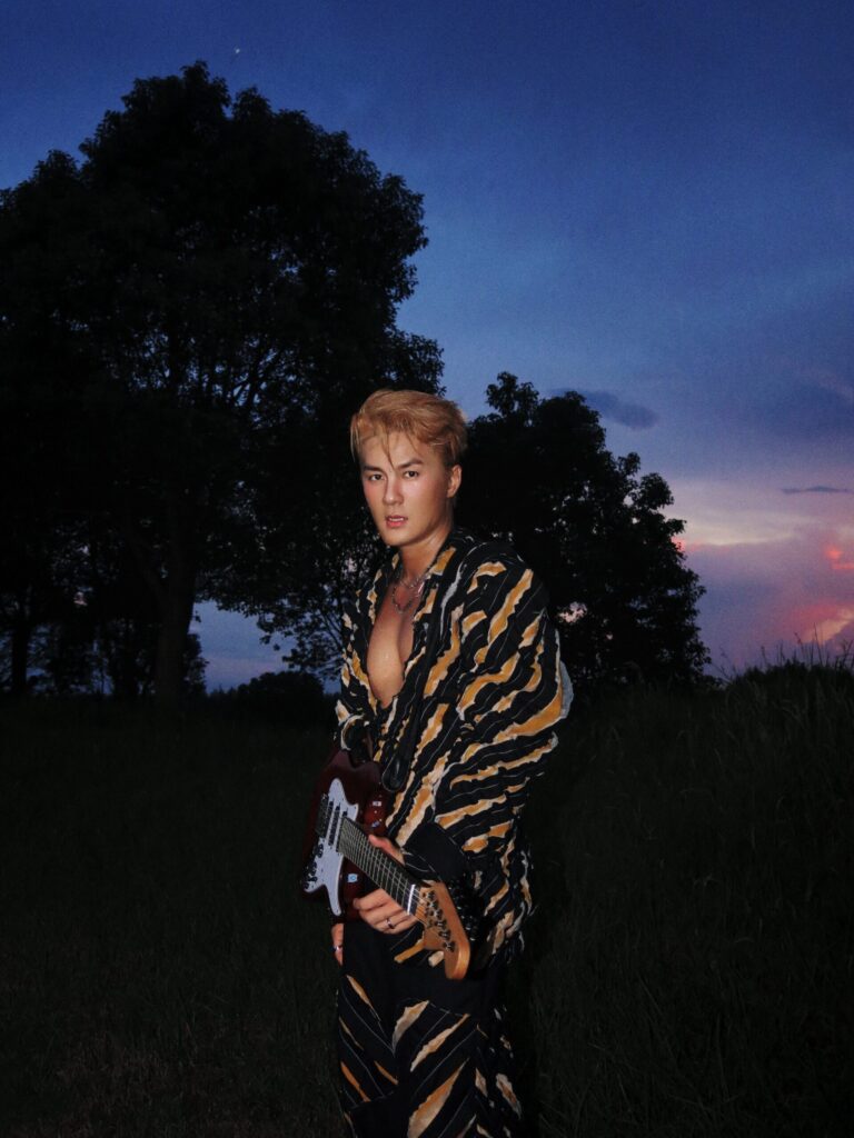 吳克群選擇生日當天甜蜜上線-唱出愛的浪漫信仰-願人類重新相信愛情