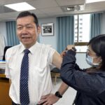 南市各醫療院所院長率先接種疫苗-推獎勵措施　齊心共築防疫防線