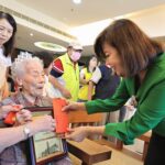 重陽敬老傳遞溫情　邱佩琳親送祝福探視3位百歲人瑞