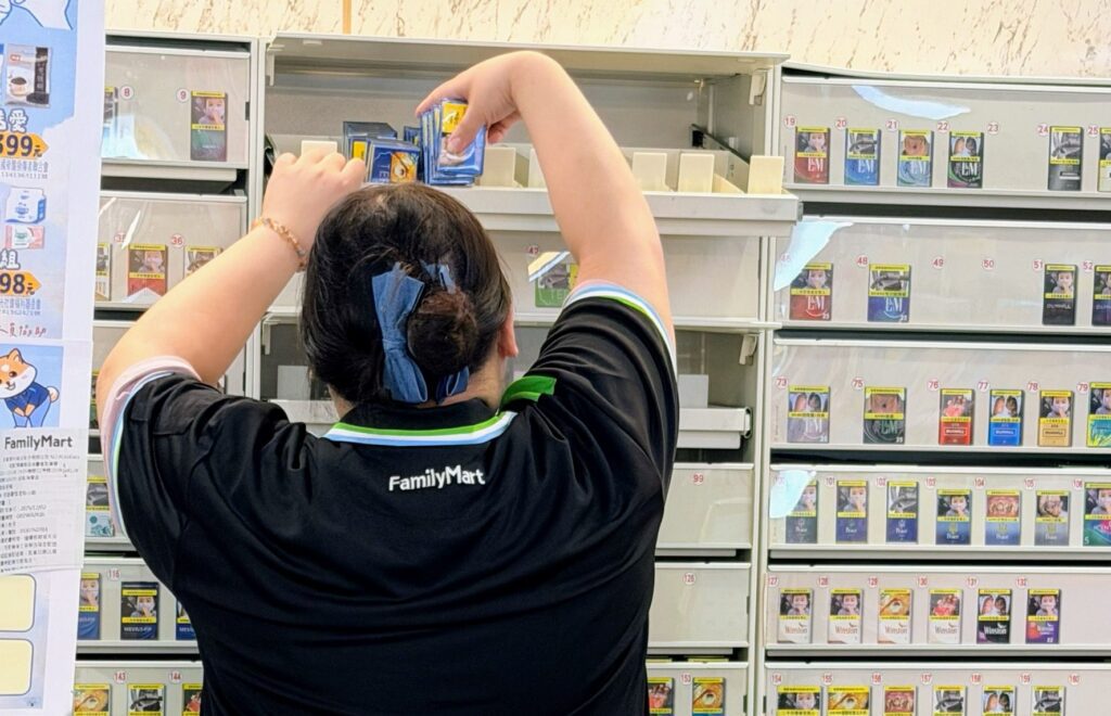 程序正義已死？國健署「一通電話」命下架加熱菸　法界批行政濫權