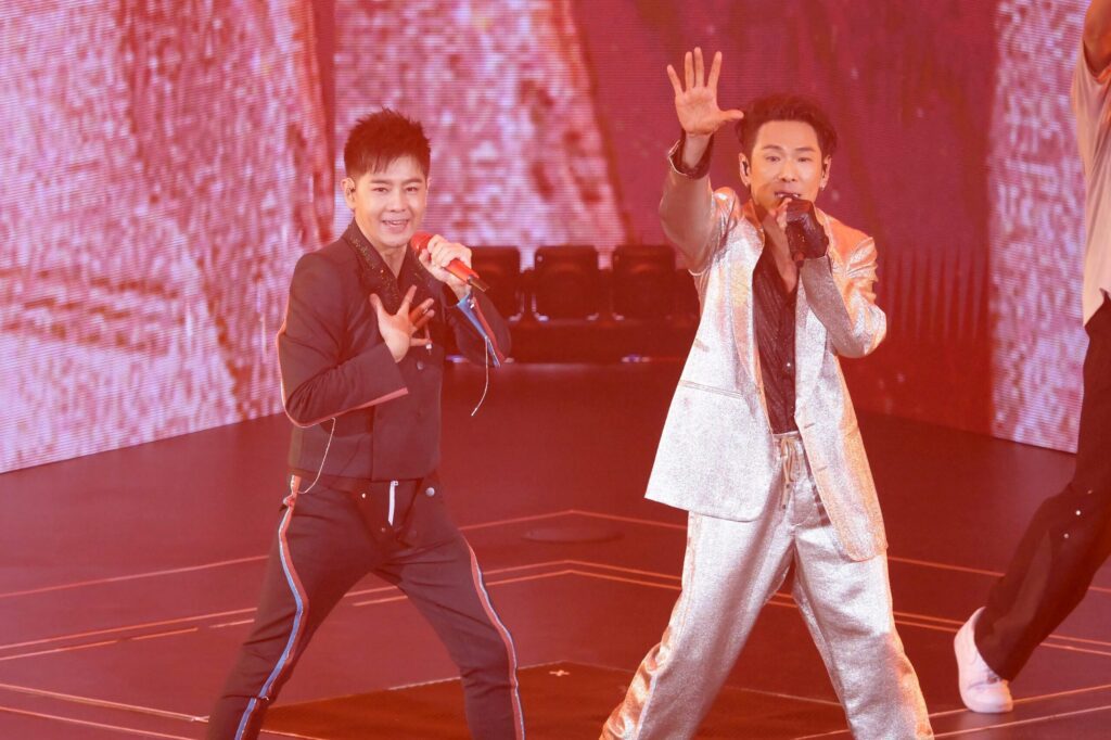 杜德偉出道40周年狂舞熱爆紅館-30年老友林志穎驚喜現身撐場