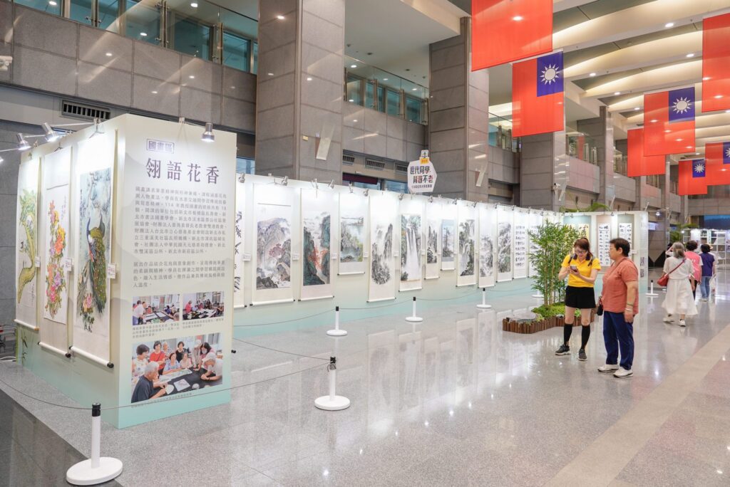 不老創作力　新北松年大學靜態成果展　銀髮創作不輸年輕人