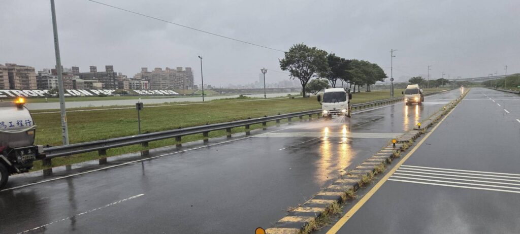 二重疏洪道全線-今(20)日17時30分-開放汽機車通行