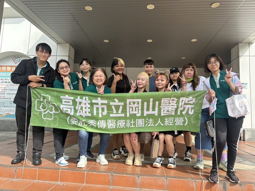 高雄市立岡山醫院重陽敬老義剪　結合醫療關懷促進長者健康