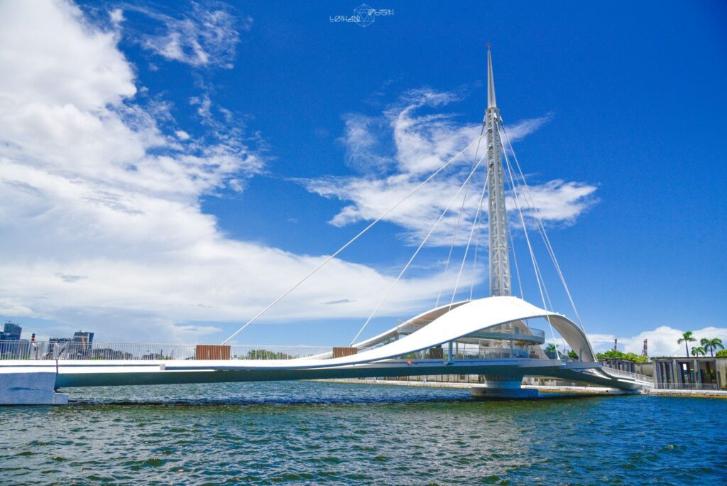 高雄港大港橋為配合　運發局「2025高雄創意造筏競賽」活動　10月25、26日下午3點暫停橋體旋轉