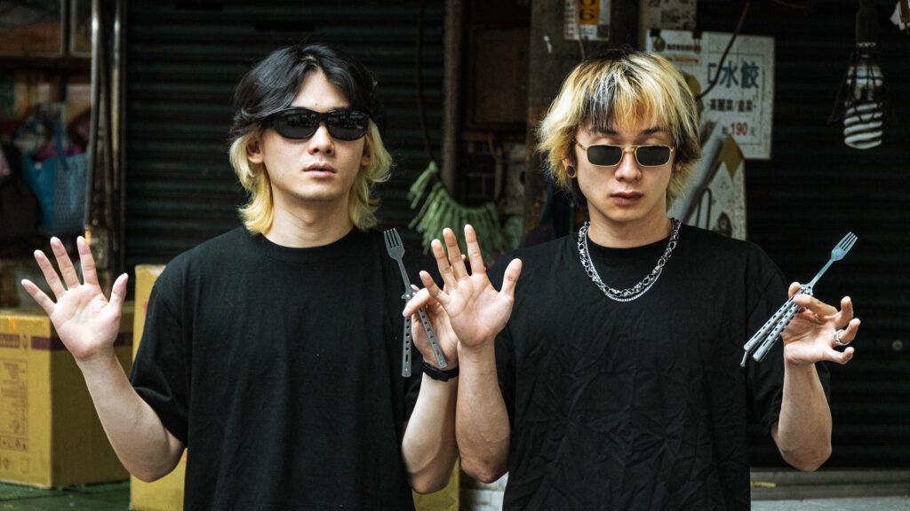 熱舞社組樂團超荒謬-胡鬧戰隊萬聖節上街頭搞鬼