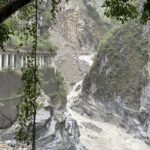 燕子口堰塞湖壩體溢流加大　恐引發壩體破壞林保署啟動警戒