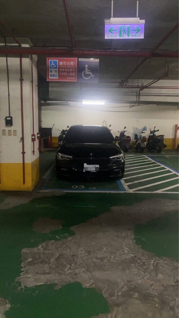 基隆仁愛區公所停車場老舊髒亂　市府：已令廠商改善並