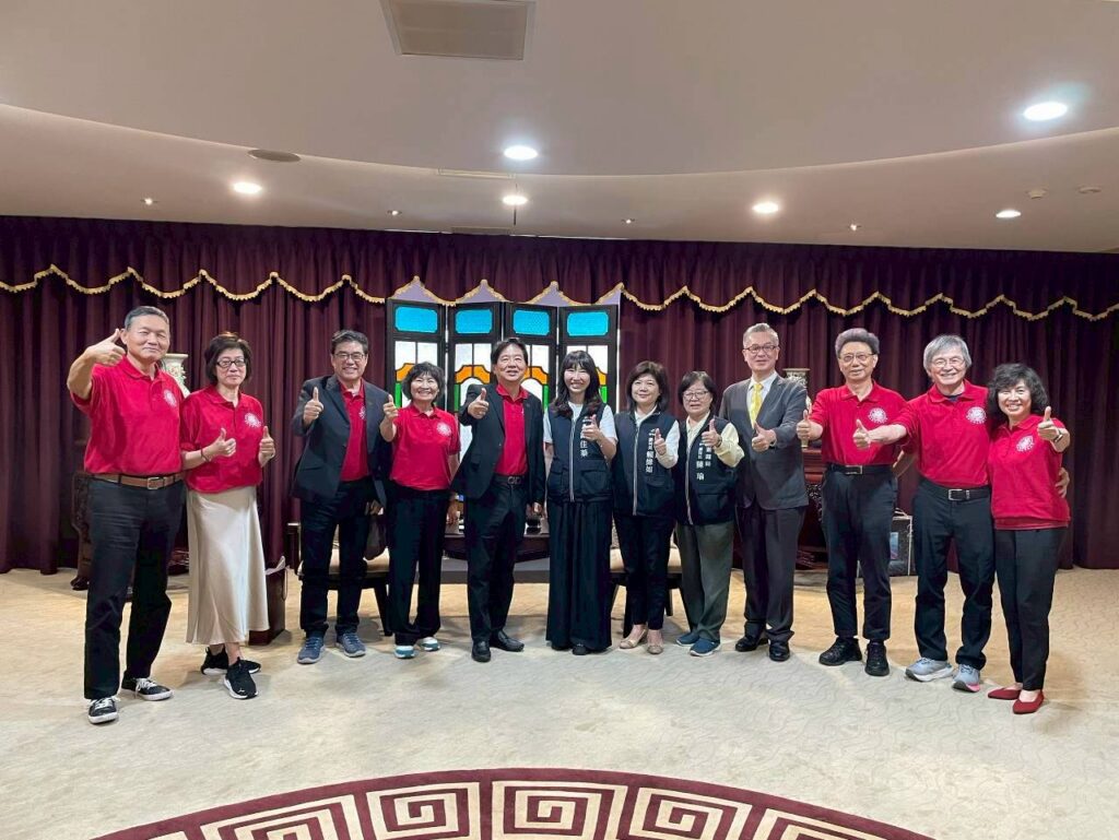 美國南加州東海大學校友會拜會中市府　秘書處謝處長熱情歡迎僑胞回家