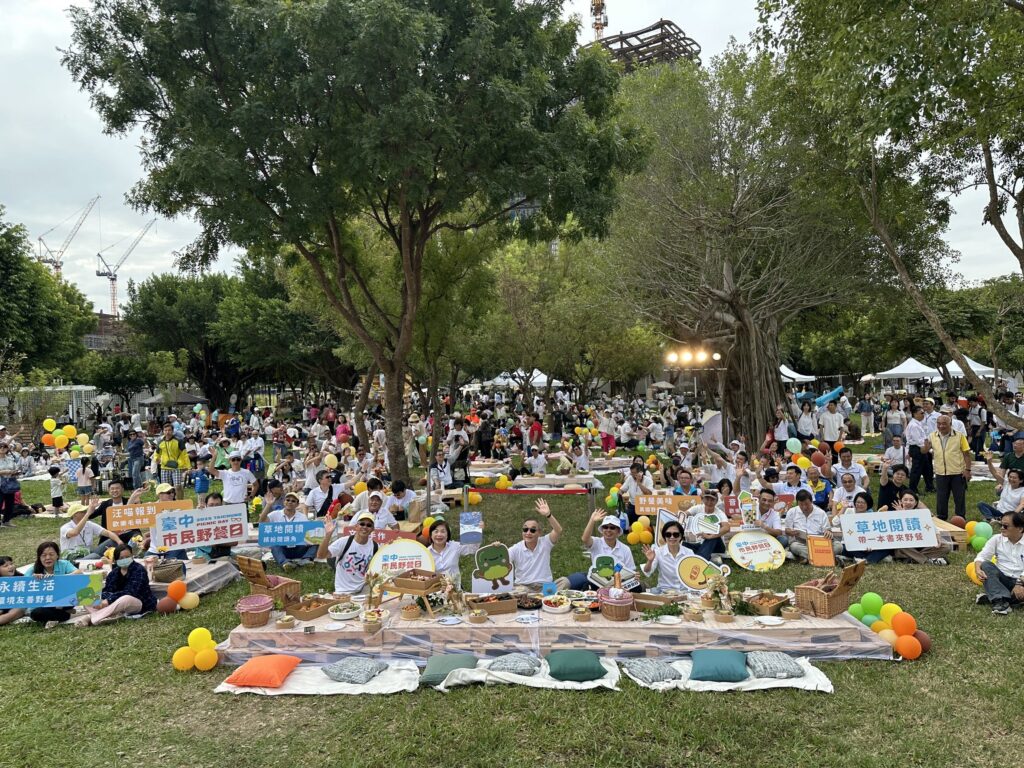 突破26萬人潮再創新紀錄！　台中市民野餐日全市29區熱情響應共度草地閱讀時光