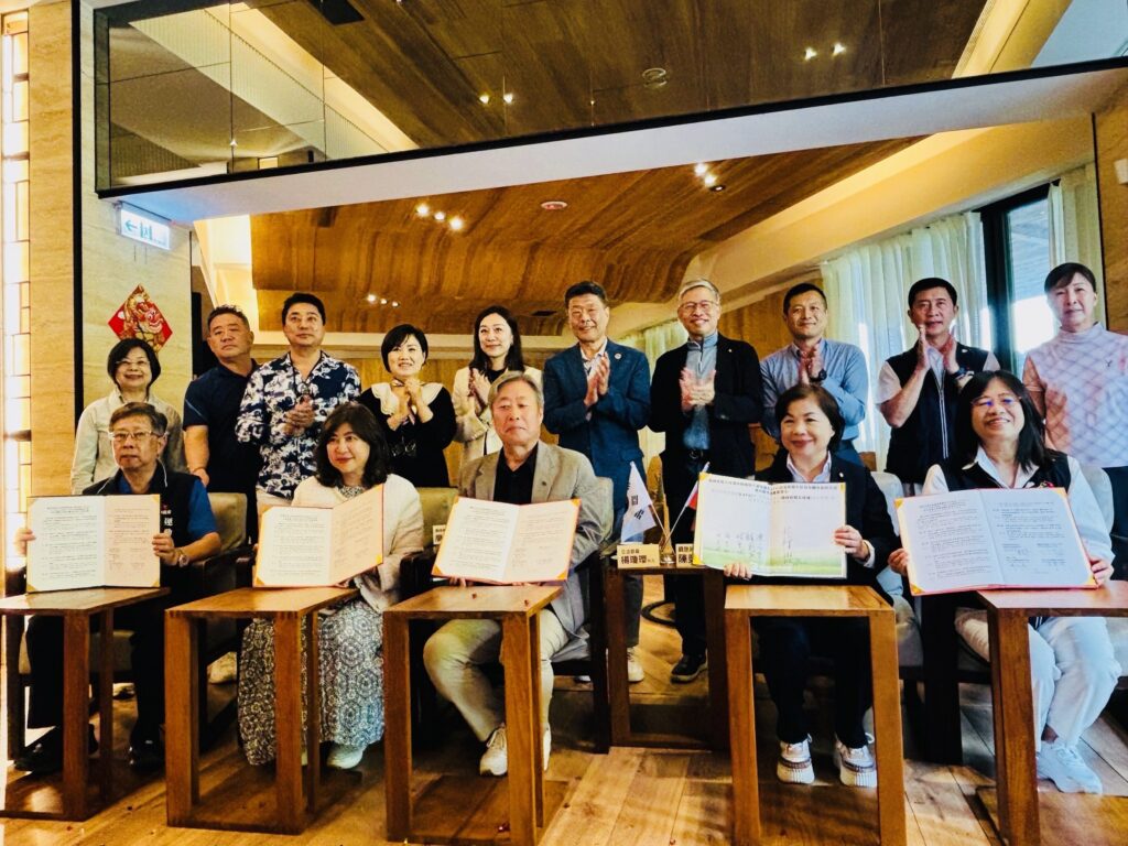 運動觀光新標竿！　中市觀光局偕霧峰高爾夫球場與韓國旅行業協會簽署mou