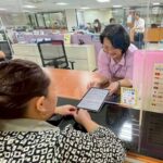 中市新住民諮詢服務櫃檯多語標示上線　民政局長：打造友善共融洽公環境