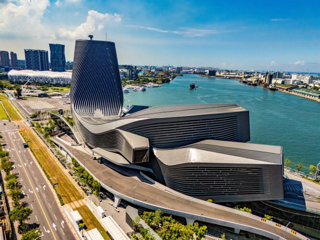 台灣之光　「高雄港旅運中心」榮獲雙獎肯定