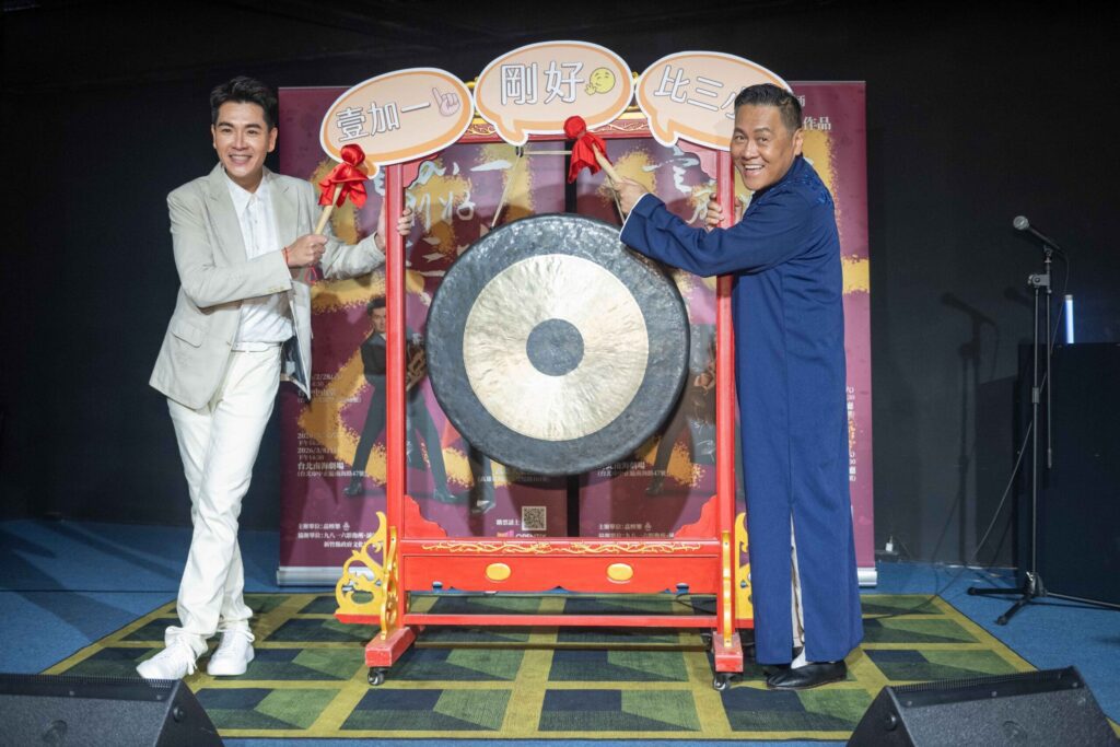 戲劇搭上相聲王傳一-朱德剛強強聯手嘴對嘴開戰-相聲脫口秀