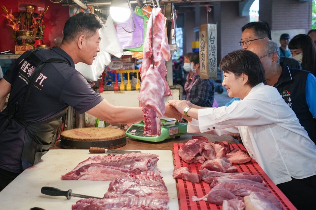 豬肉攤開市！　盧市長赴市場關心豬肉供需、價量情形-提供安全衛生美味國產豬肉