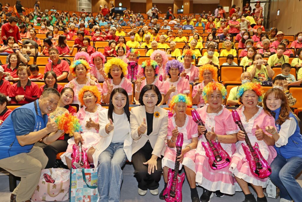 「關懷食在-據點有愛」114年雲林縣聯合成果展-張麗善縣長表揚績優長青食堂、據點及志工-肯定為民服務無私奉獻精神