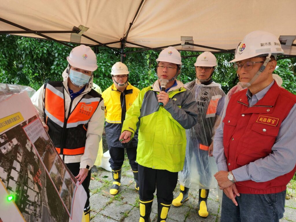 鳳凰颱風來襲　新北工務局啟動防颱整備　副市長陳純敬視察汐止康寧街復原工程