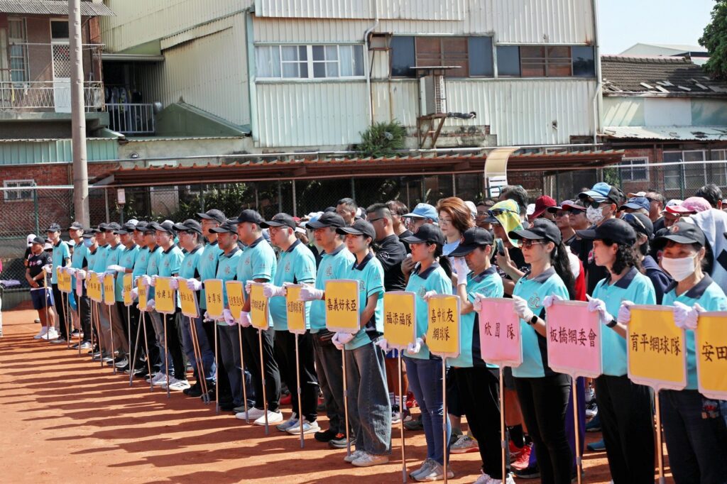 諸羅「世澤盃」全國壯年網球賽嘉義開打　黃敏惠為500選手加油