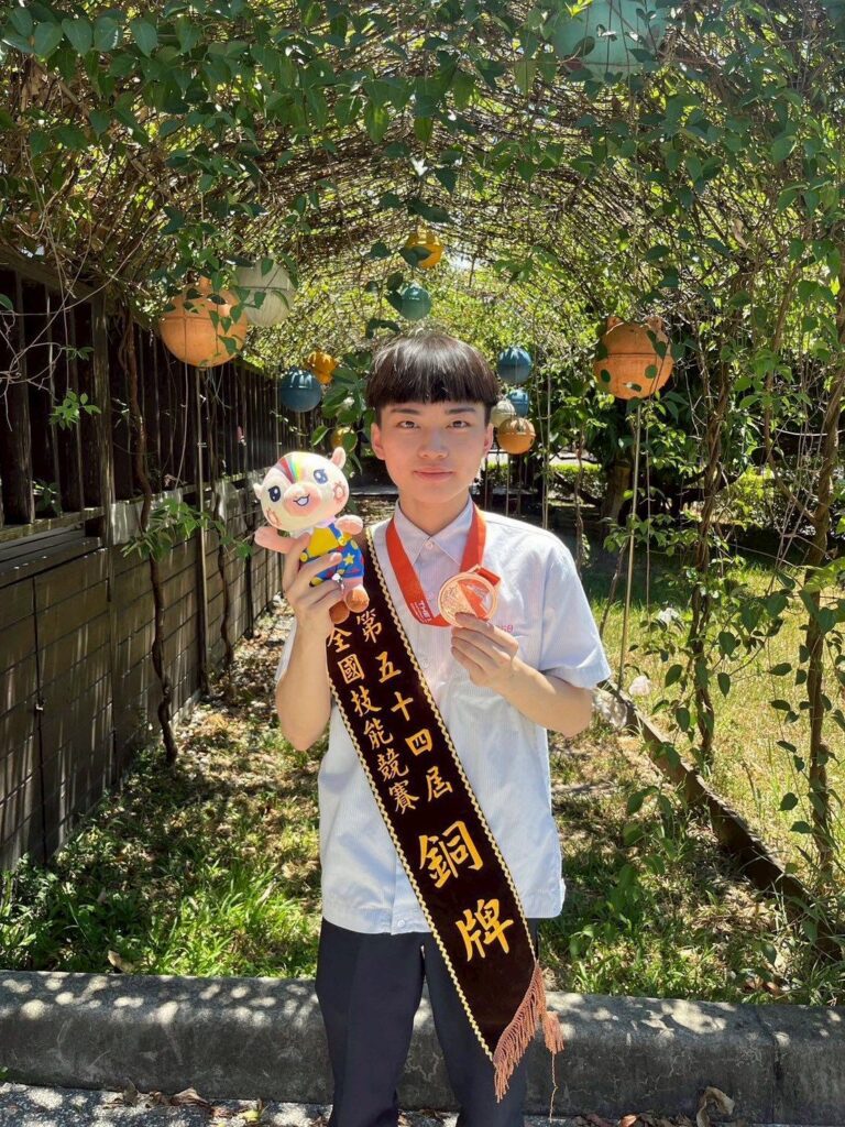 18歲西點國手沈承佑備戰國際賽-以甜點實力展現臺灣技藝