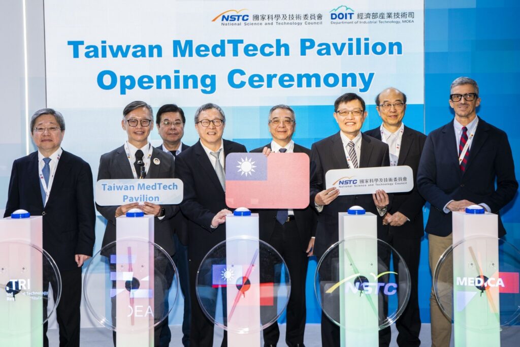 國科會與經濟部領軍「team-taiwan」亮相medica-2025-智慧醫材國家隊秀全方位實力