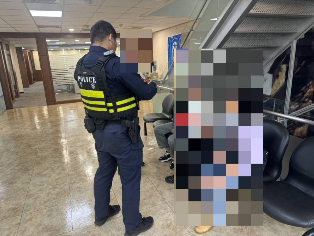 鹿港員警　及時攔阻險些遭詐騙失財