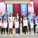 雲縣產官學合作再展成果　化回收膜材為地震防護頭套　守護學童