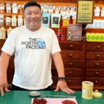 政府輔導中藥房轉型，是否離「藥」越來越遠？-——兩度獲衛福部示範店的高雄「壽星堂」中藥房