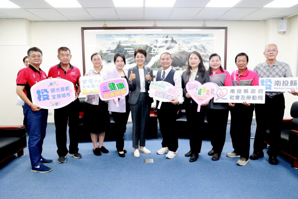 維瓦第捐贈血壓計　許淑華縣長頒感謝狀