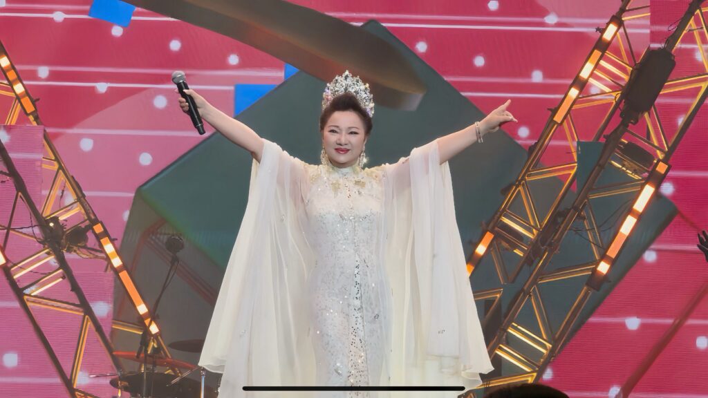 白冰冰吉隆坡開唱-揪「董座貴婦團」應援-哽咽：你們是我一輩子的朋友