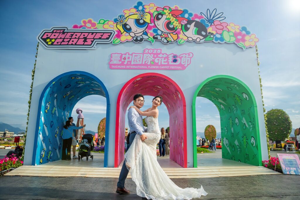 台中國際花毯節首創「婚紗拍攝入園」　追隨九庄媽讓幸福再加分
