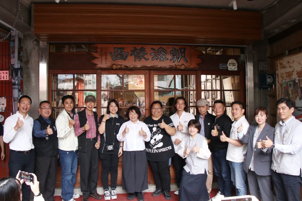 嘉義朝海裱畫店慶95週年　傳承四代工藝成街角館亮點