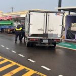 物流車拋錨於路中　和美警方及時伸手解危